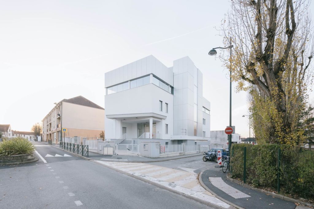 Centre imagerie IRM architecture conçu par l'agence Oglo